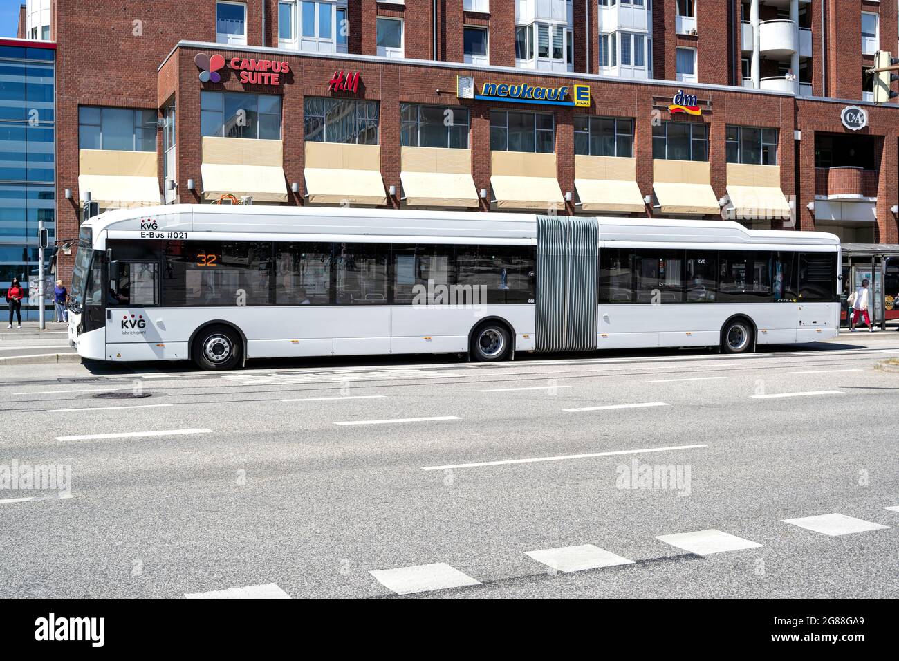 German bus stop hi-res stock photography and images - Alamy