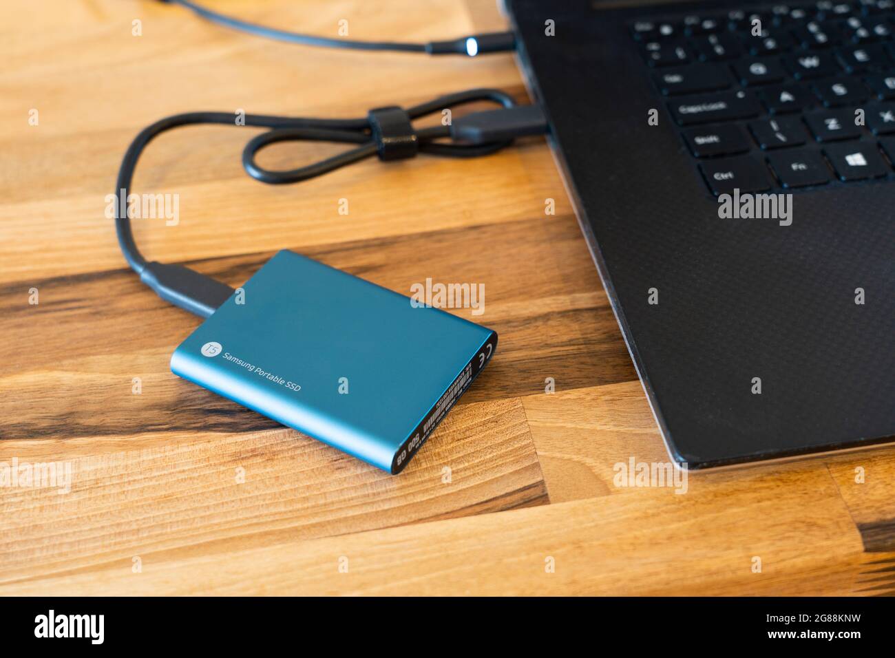 Samsung ssd solid state storage hi-res stock photography and images - Alamy