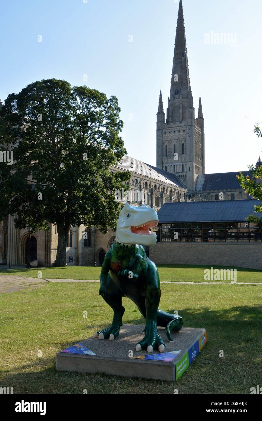 Raising awareness for childrens charity 'Break', Norwich School's GoGoDiscover T.Rex sculpture 'Tyra-Norvy-Saurus' in Norwich Cathedral Close Stock Photo