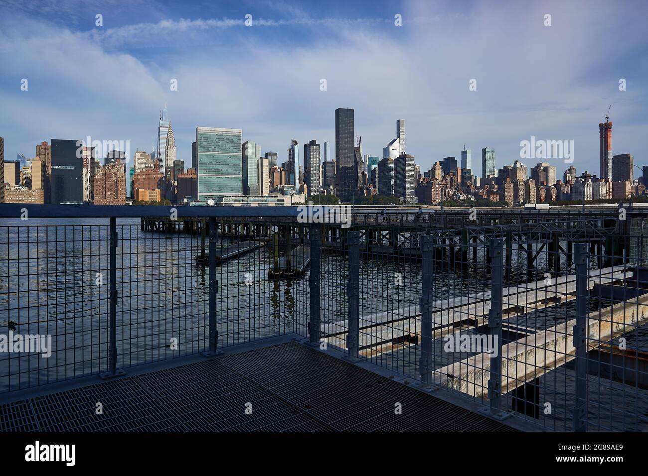 Midtown Manhattan from the East River in Long Island City Stock Photo