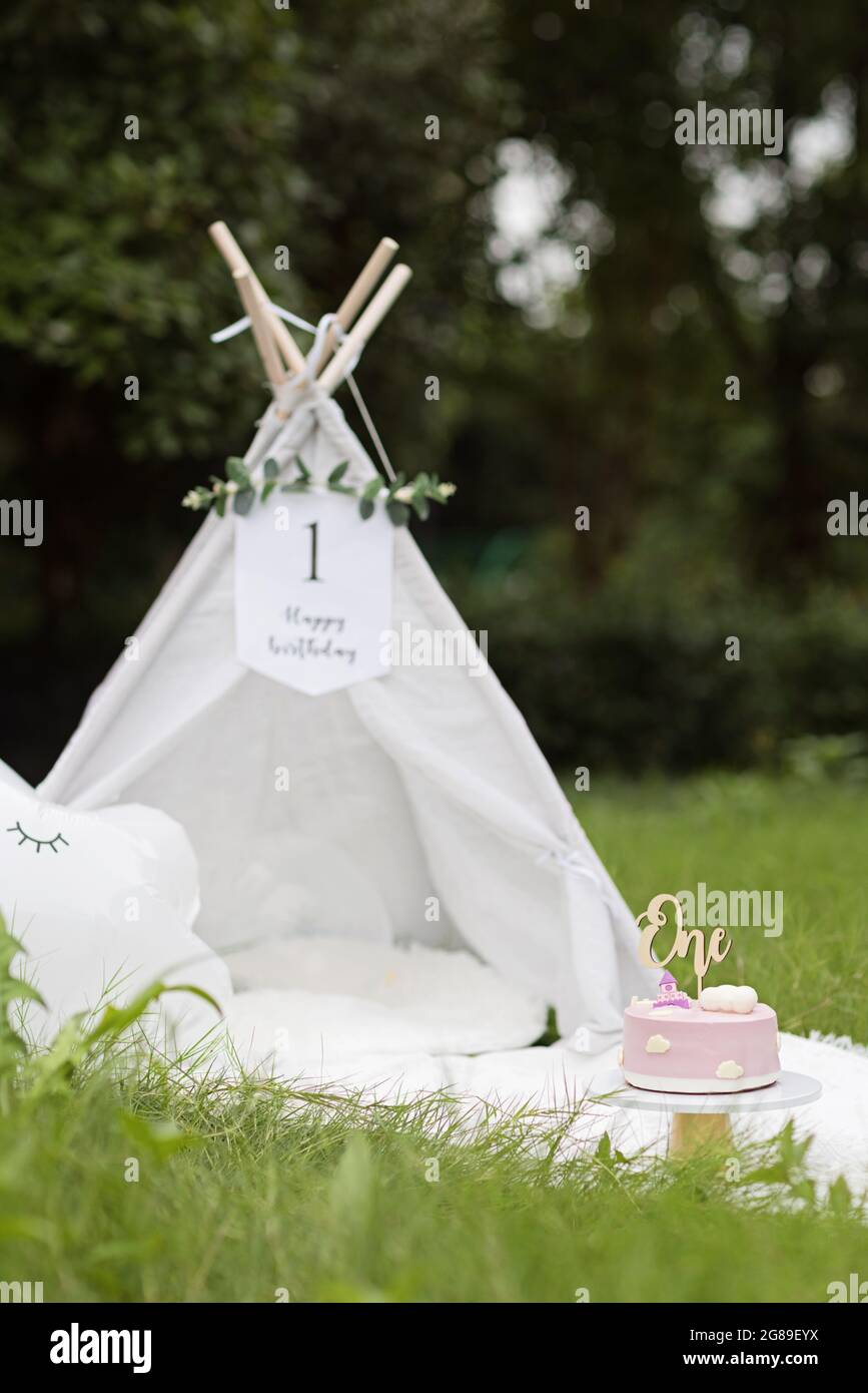 Outdoor photoshoot for baby girl 2025