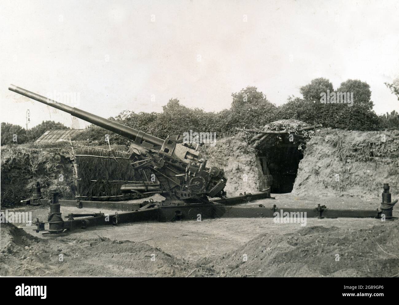 WW2 - WWII FLAK - 19 esima legione milizia artiglieria contraerei - Coroglio, Napoli, Italia Stock Photo