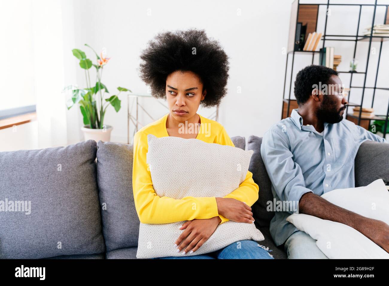 Black couple having a discussion at home, relationship crisis Stock ...