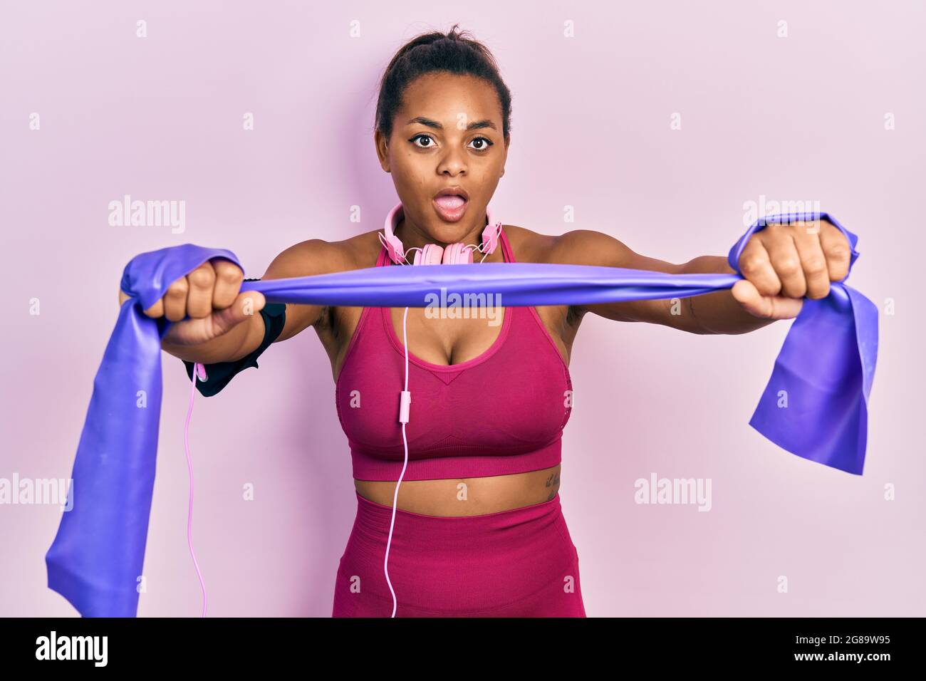 Resistance band bands exercise hi-res stock photography and images - Page  23 - Alamy