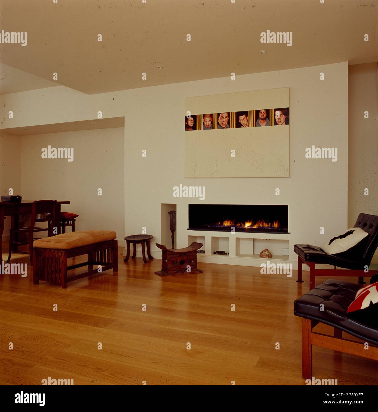 Modern fireplaces hi-res stock photography and images - Alamy