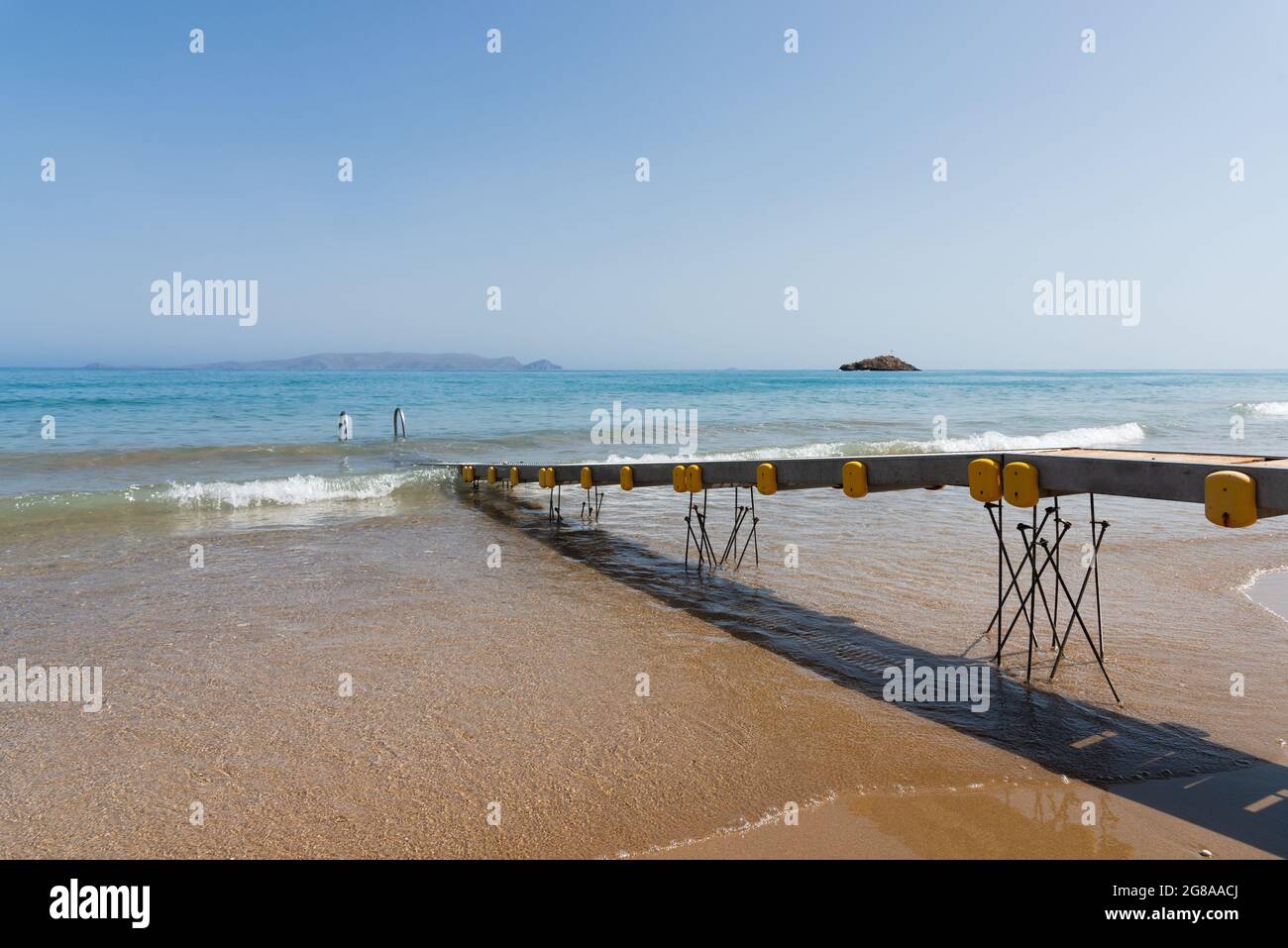 Beach railings ramp hi-res stock photography and images - Alamy