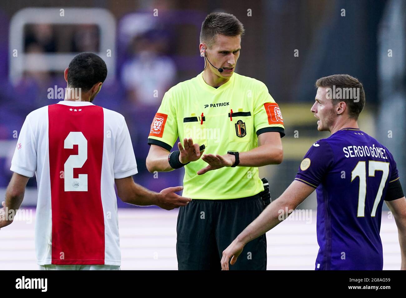 BRUSSEL, NETHERLANDS - JULY 16: referee Simon Bourdeaud Hui during the Club  Friendly match between Anderlecht and