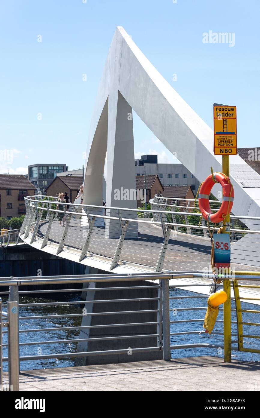 Squiggly Bridge across River Clyde, Glasgow City, Scotland, United Kingdom Stock Photo