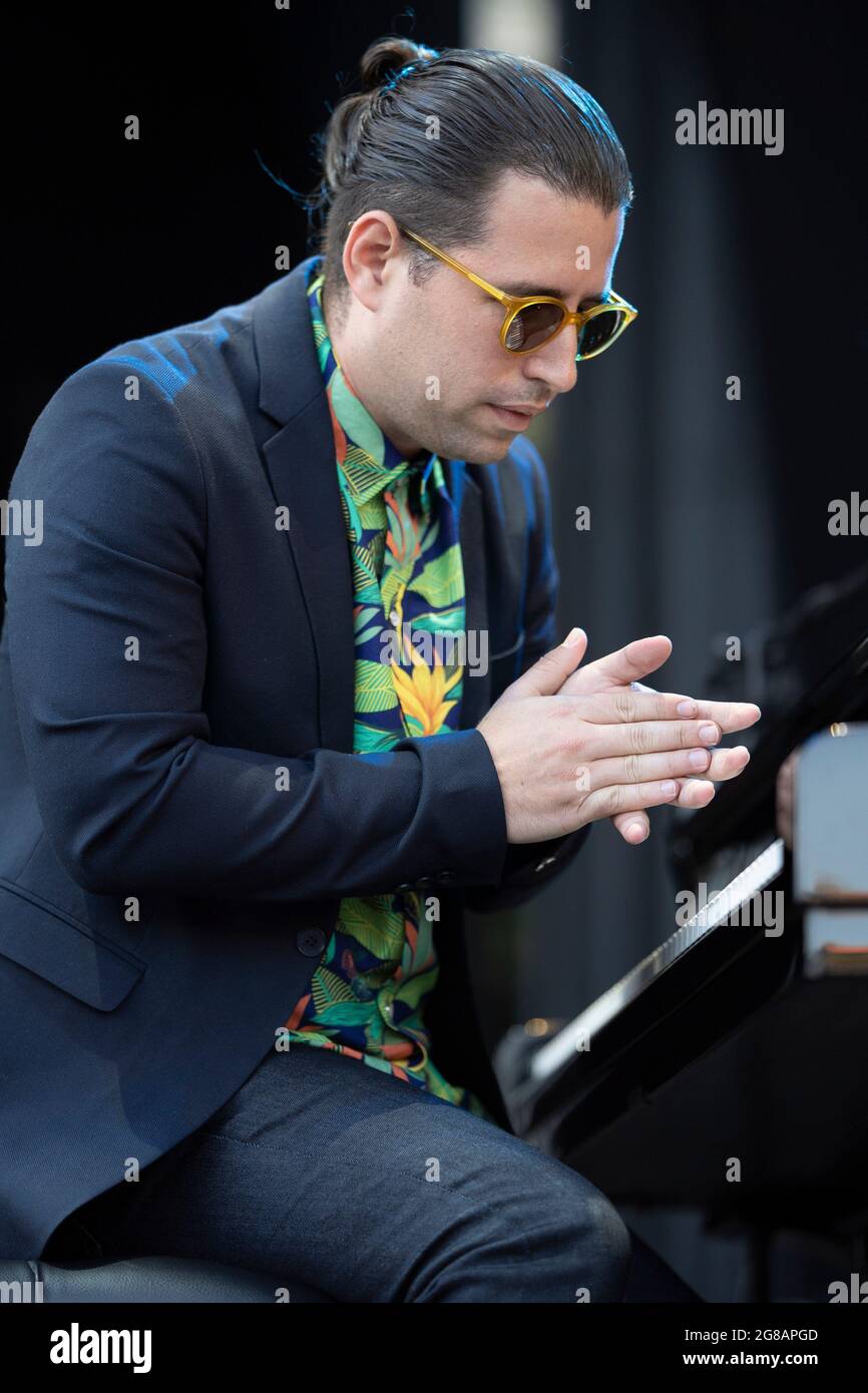 Alfredo rodriguez hires stock photography and images Alamy