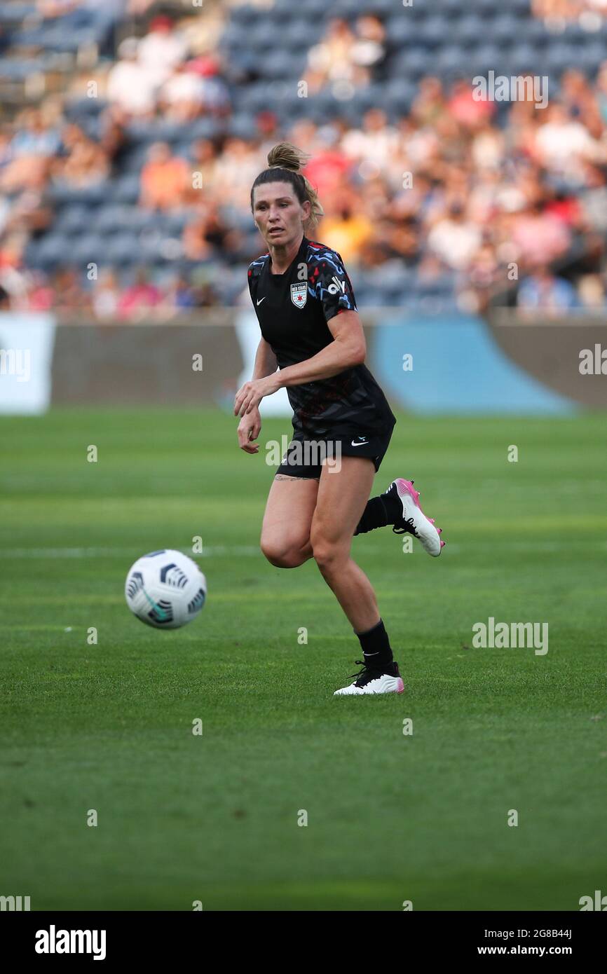 Chicago Red Stars defender Arin Wright (3) plays the ball during a NWSL
