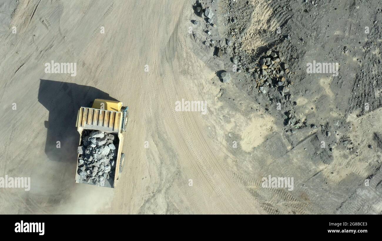 Quarry for the extraction of granite. Granite quarry Stock Photo Alamy