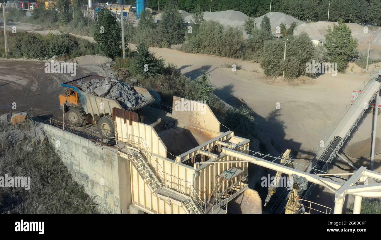 Quarry for the extraction of granite. Granite quarry Stock Photo Alamy