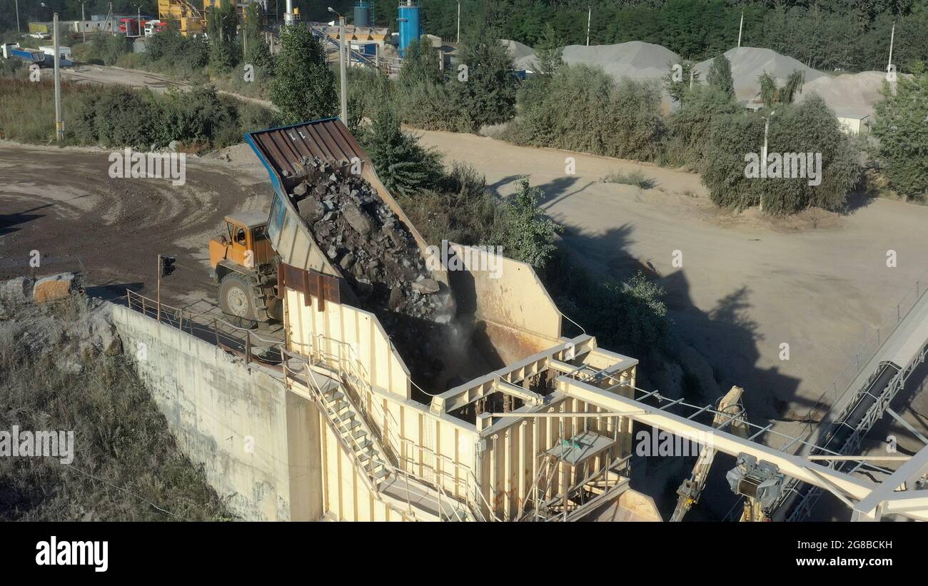 Quarry for the extraction of granite. Granite quarry Stock Photo Alamy