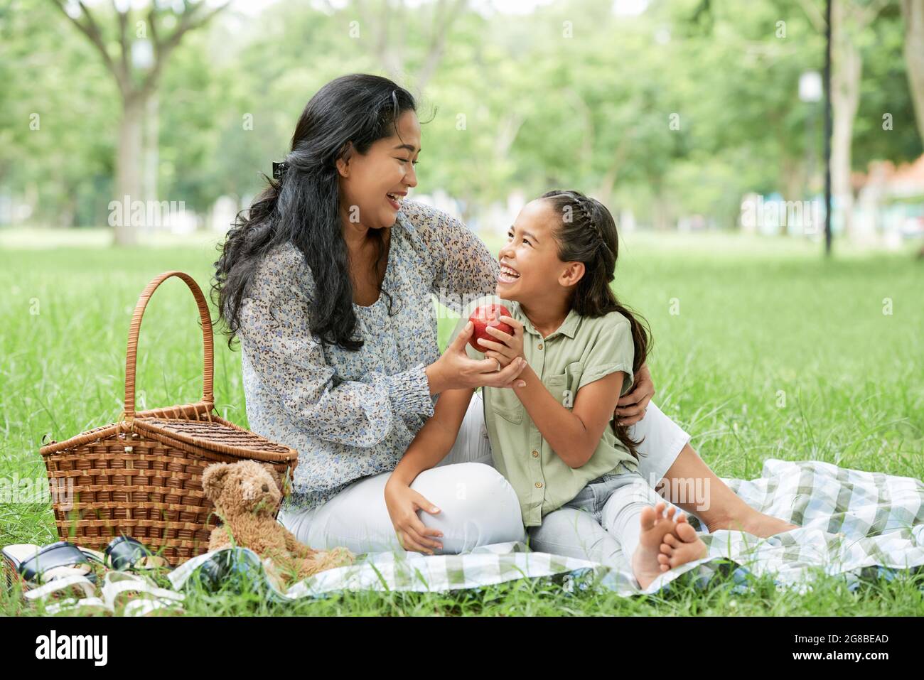 Asian family picnic fruit hi-res stock photography and images - Alamy