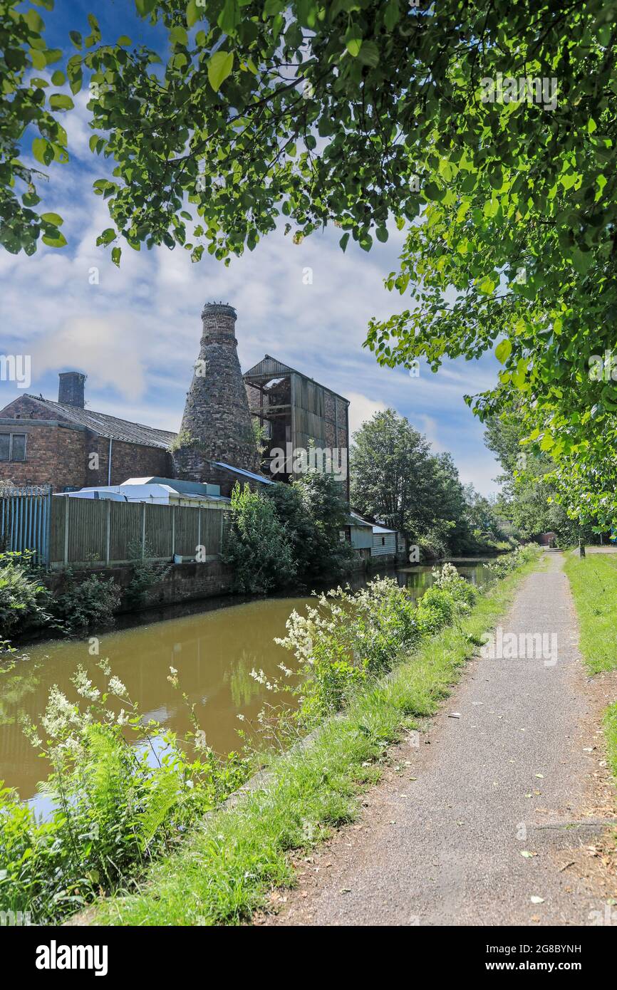 A bottle oven or kiln at the Dolby pottery alongside the Trent and Mersey Canal, Stoke on Trent