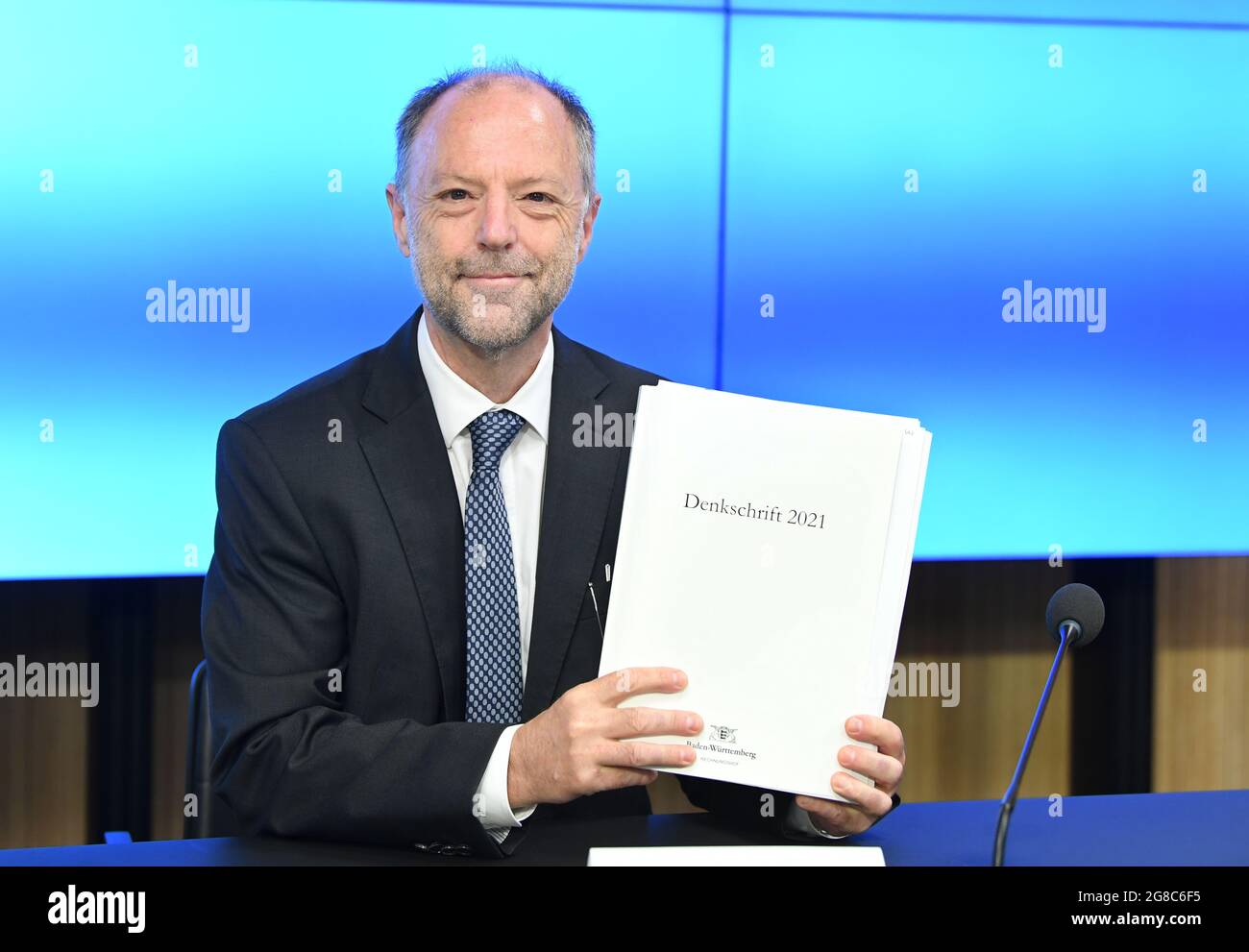 Finance court stuttgart hires stock photography and images Alamy