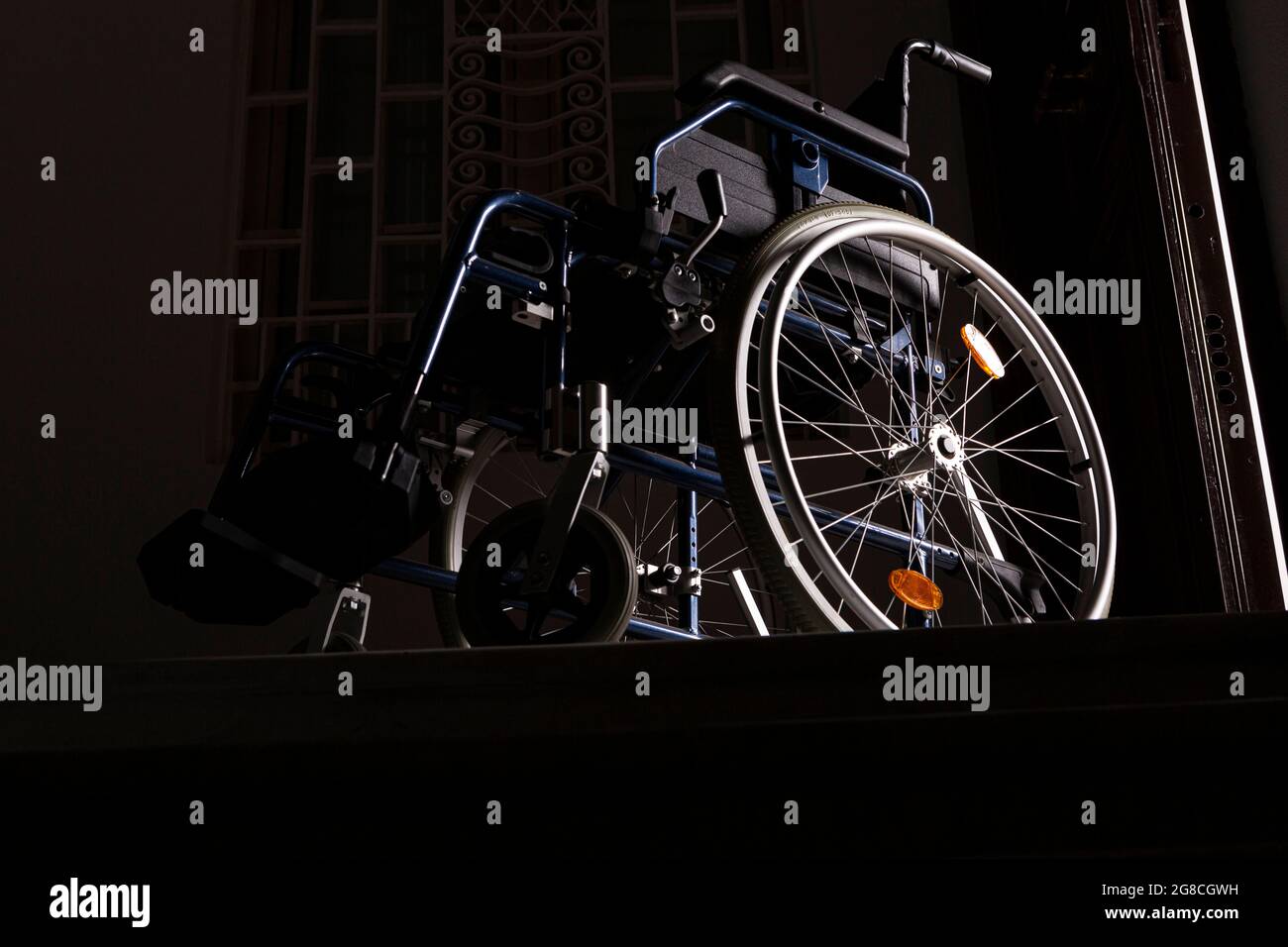 Wheelchair stairs top hi-res stock photography and images - Alamy
