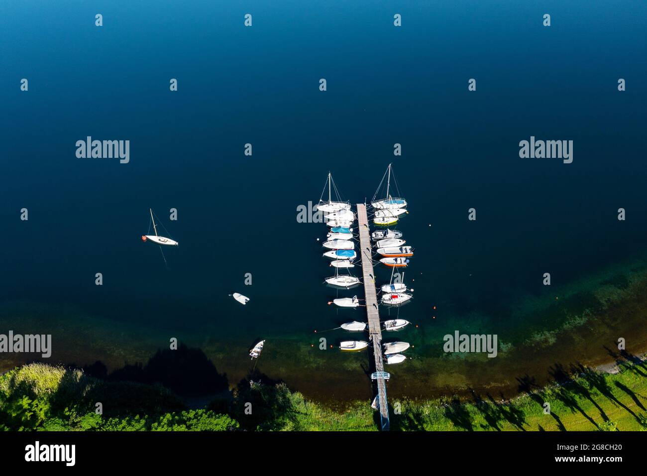 Aerial view white boats sailing hi-res stock photography and images - Alamy