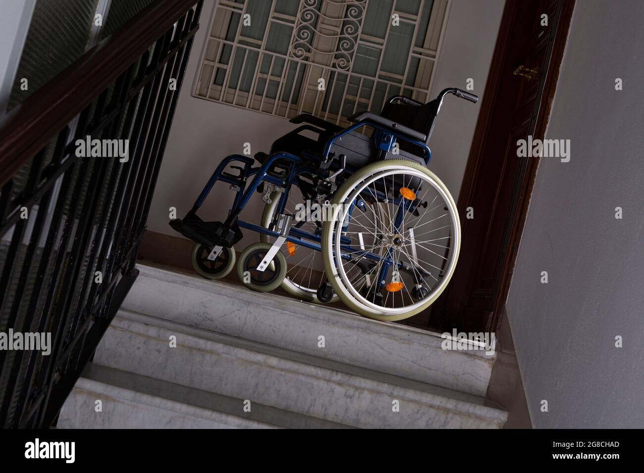 Wheelchair stairs top hi-res stock photography and images - Alamy