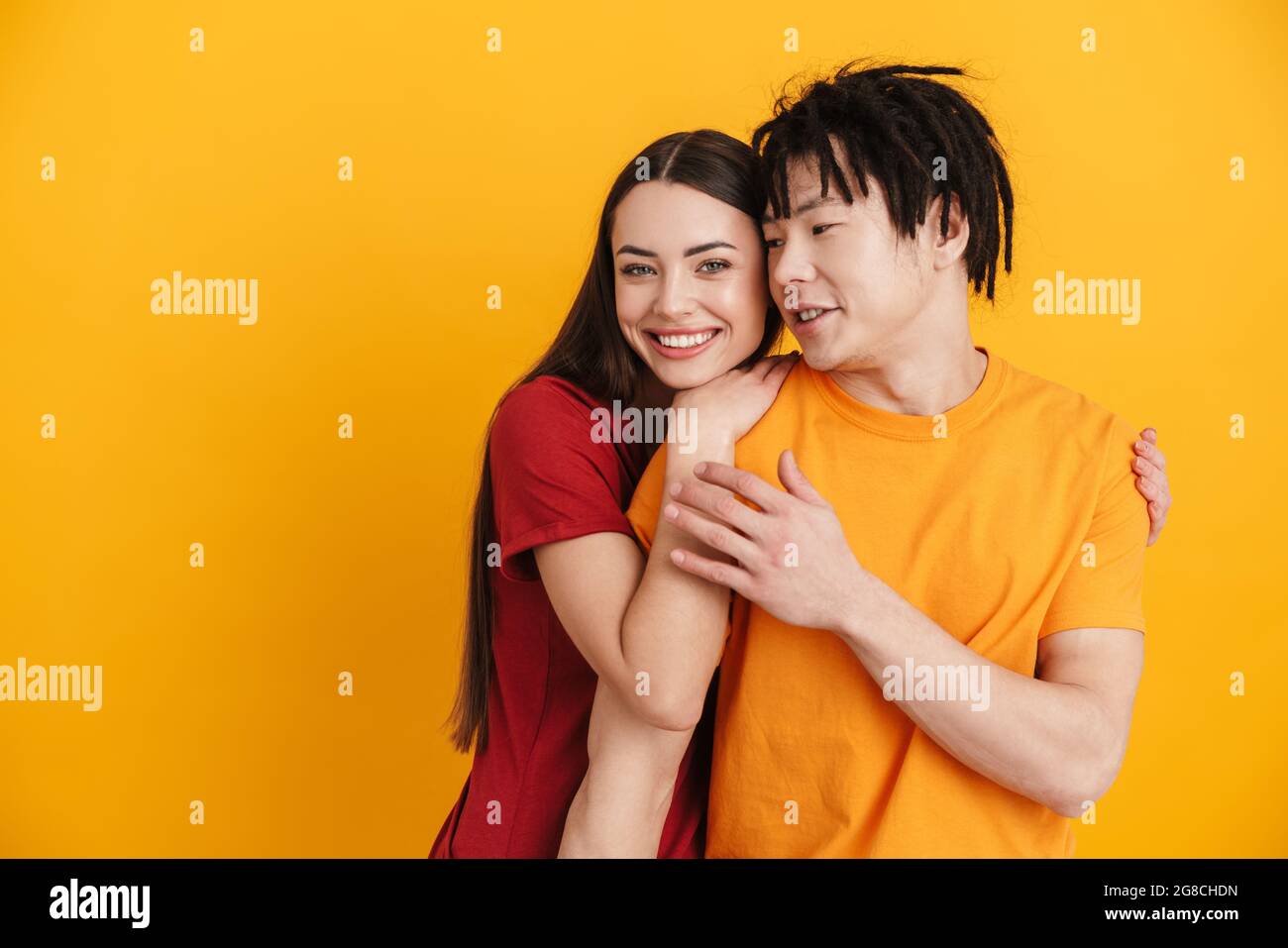 Couple with dreadlocks hugging hi-res stock photography and images - Alamy