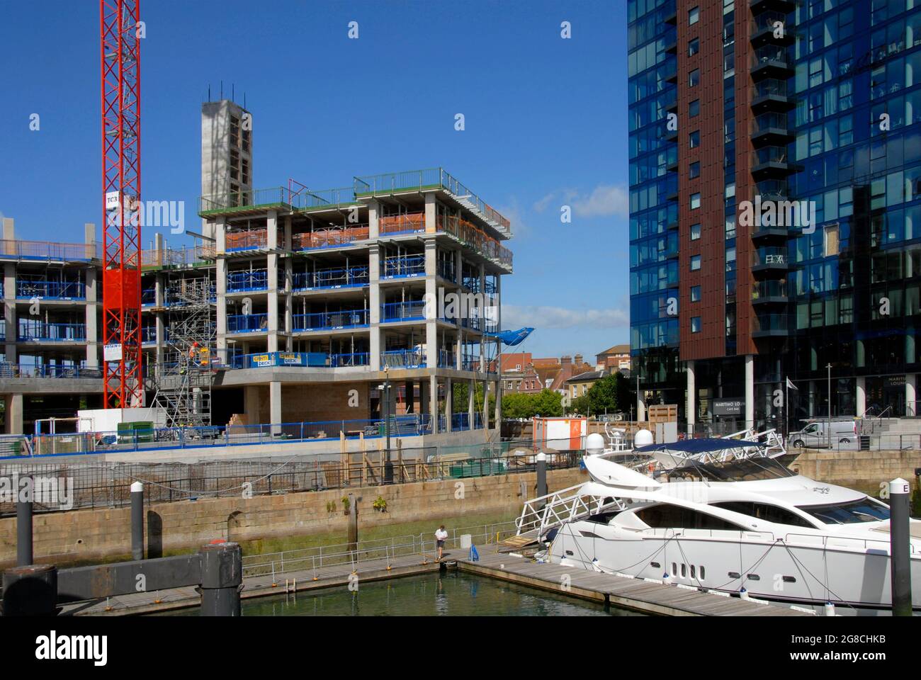 Marina and waterside residences completed and others under construction, Southampton, Hampshire, England Stock Photo