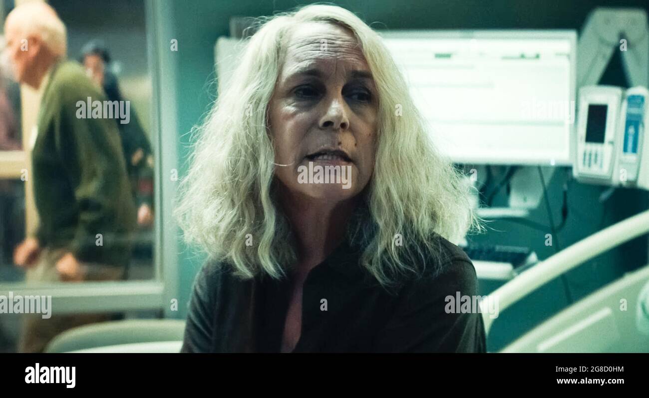USA. Jamie Lee Curtis in a scene from the (C)Universal Pictures new film :  Halloween Kills (2021). Plot: The saga of Michael Myers and Laurie Strode  continues in the next thrilling chapter