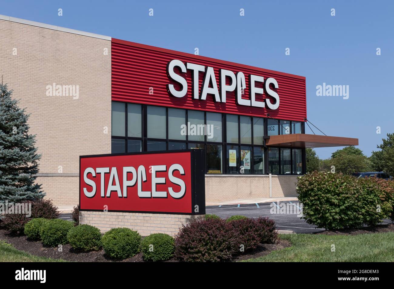Plainfield - Circa July 2021: Staples office supply retail location. Staples is a office supply store. Stock Photo