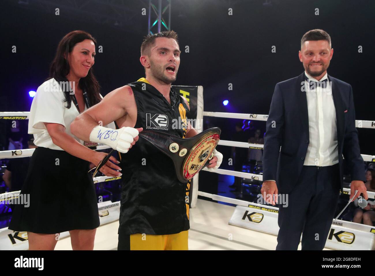 Current belt hires stock photography and images Alamy