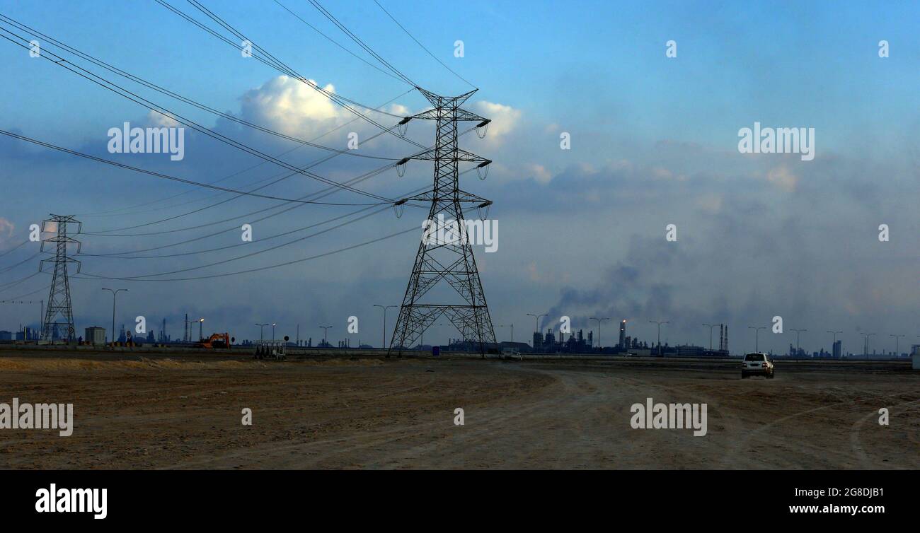 Electrical power lines QATAR Stock Photo Alamy