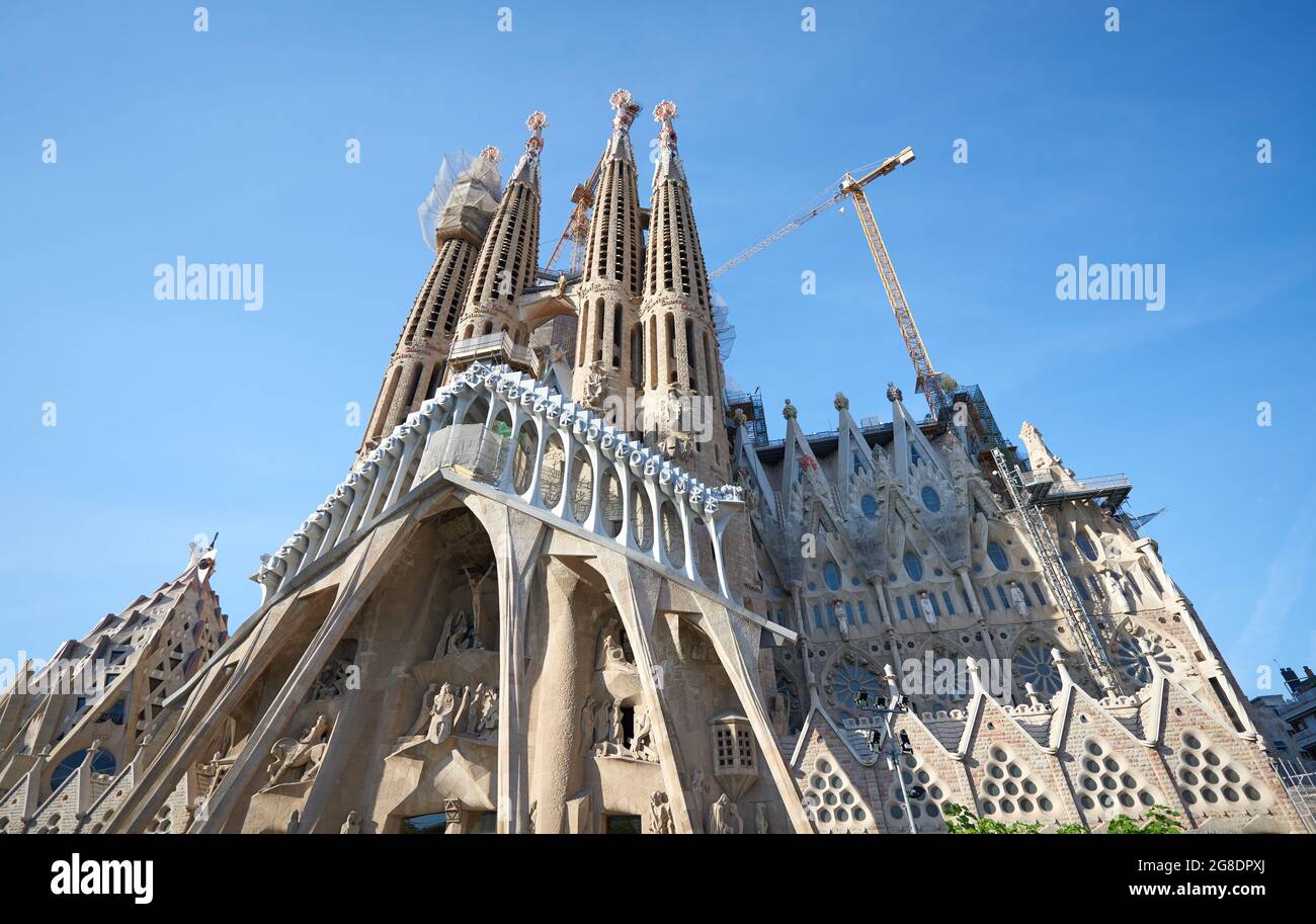 Iconic La Sagrada Familia in Barcelona, Spain Stock Photo - Alamy