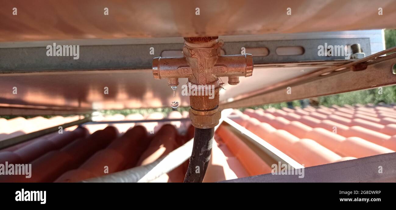 Leaking electricity hires stock photography and images Alamy