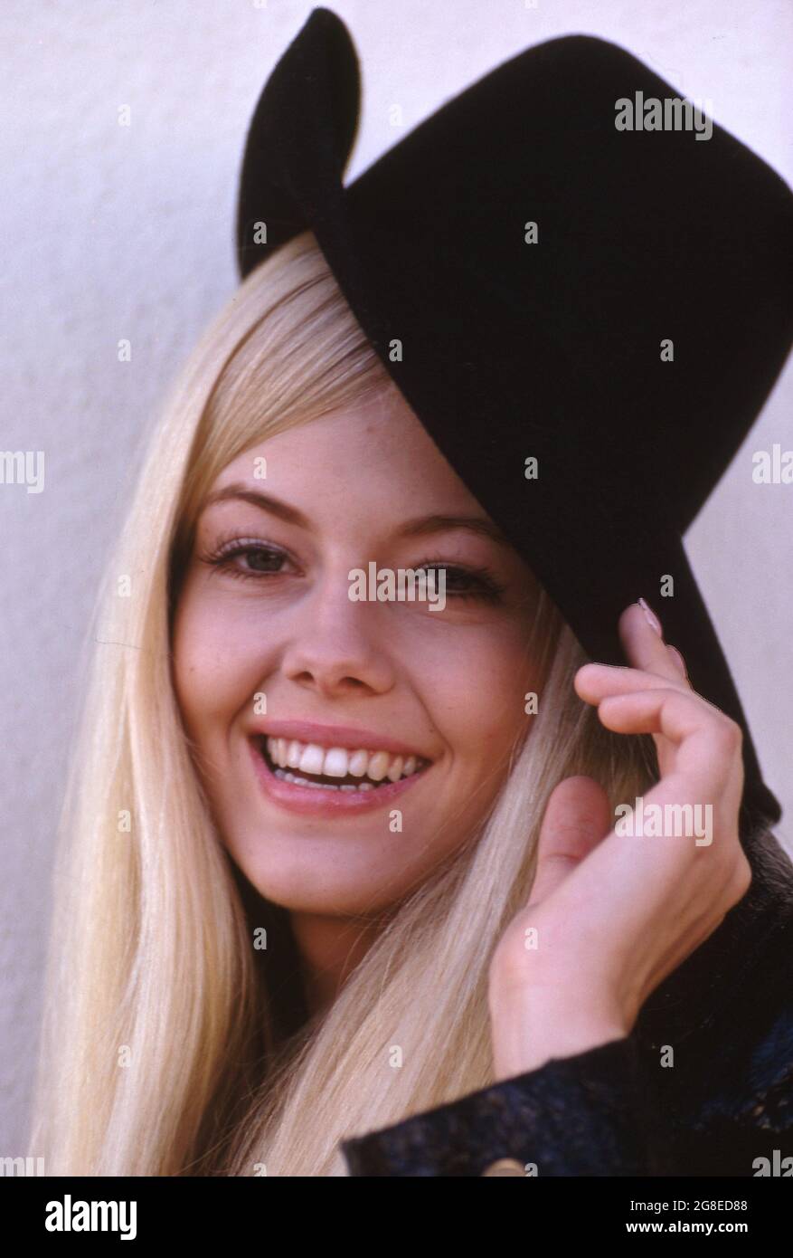 Misty rowe hi-res stock photography and images - Alamy