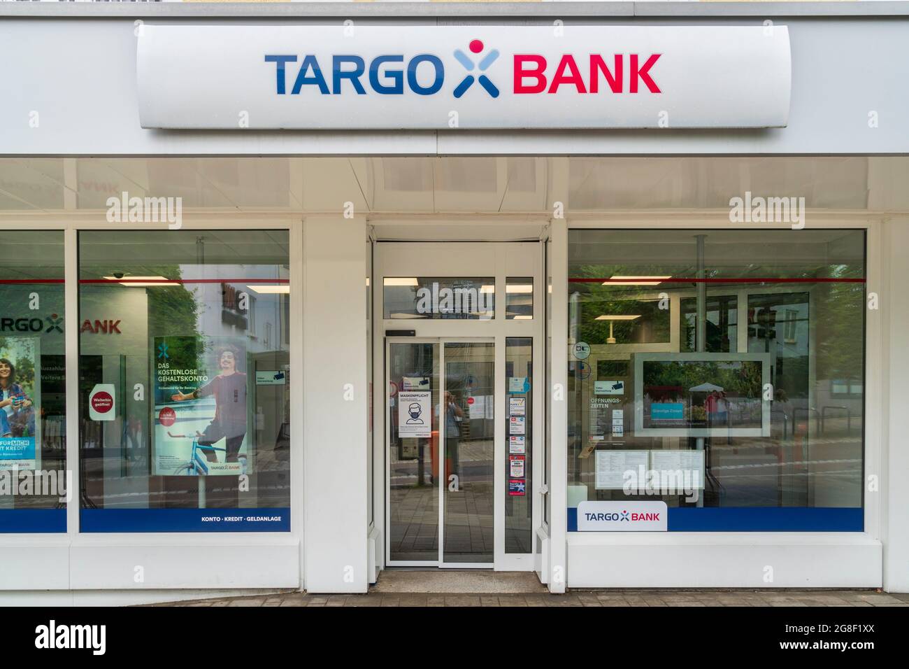 Filiale der Targo Bank Allgäu in Kempten mit Schriftzug und Emblem bzw. Logo Stock Photo