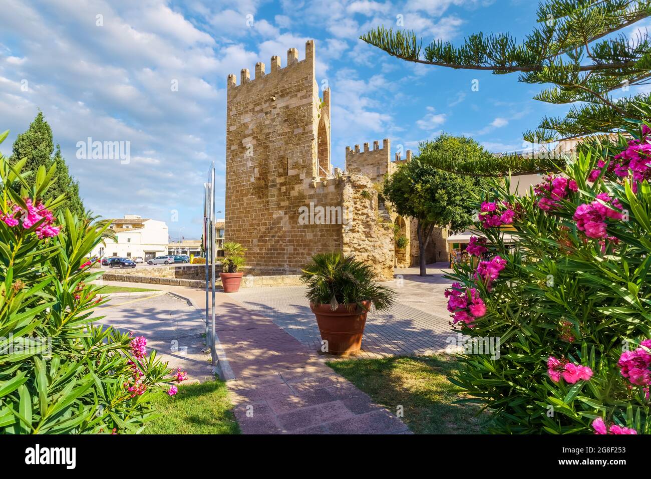 Street view in alcudia hi-res stock photography and images - Alamy