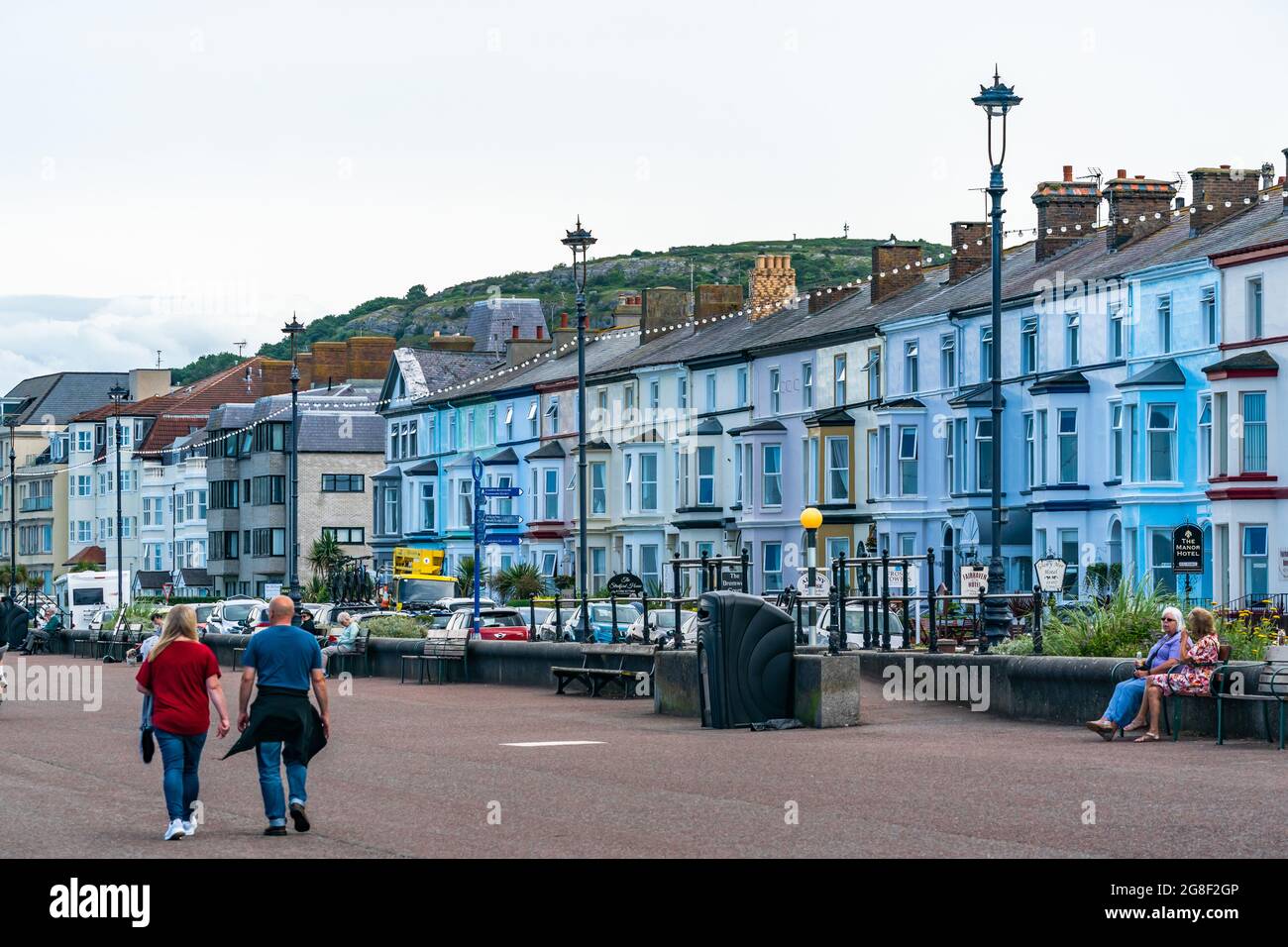 LLANDUDNO, WALES JULY 05, 2021 Hotels line a Llandudno promenade Stock Photo Alamy