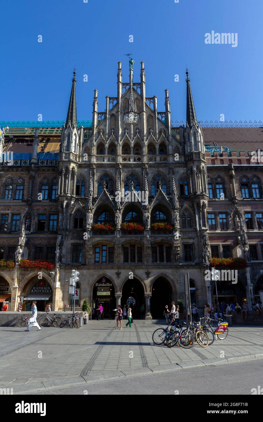 Neues Rathaus, the New Town Hall of Munich - Neue Rathaus, XIX century ...