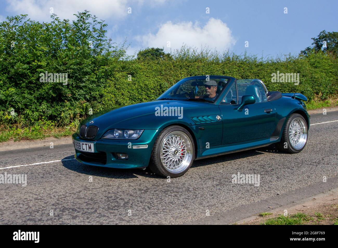 Bmw z3 roadster hi-res stock photography and images - Alamy