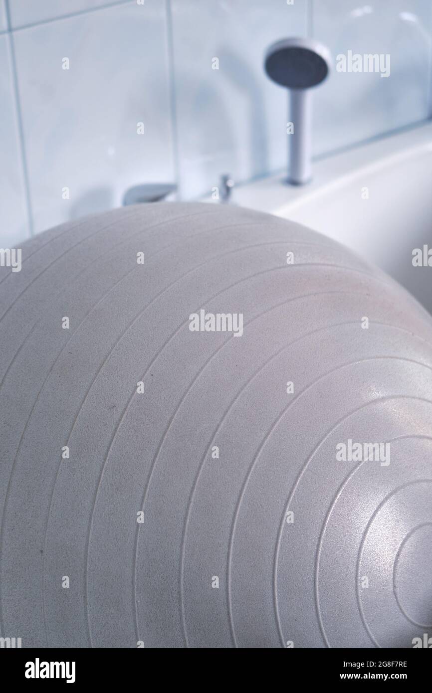 Nurse bath patient hires stock photography and images Alamy