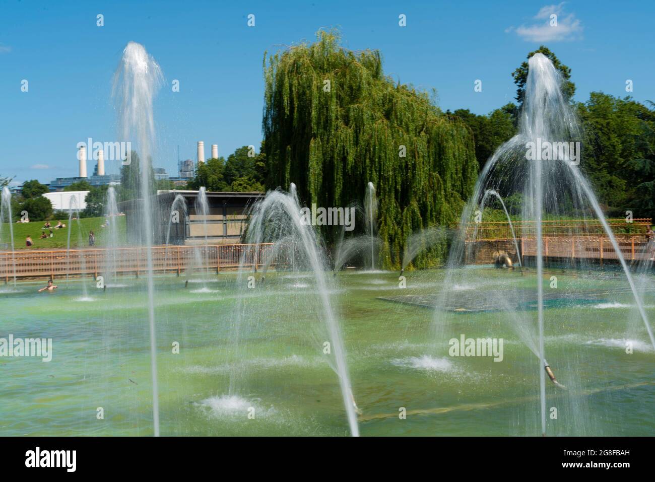 Battersea Park Fountains Stock Photo Alamy