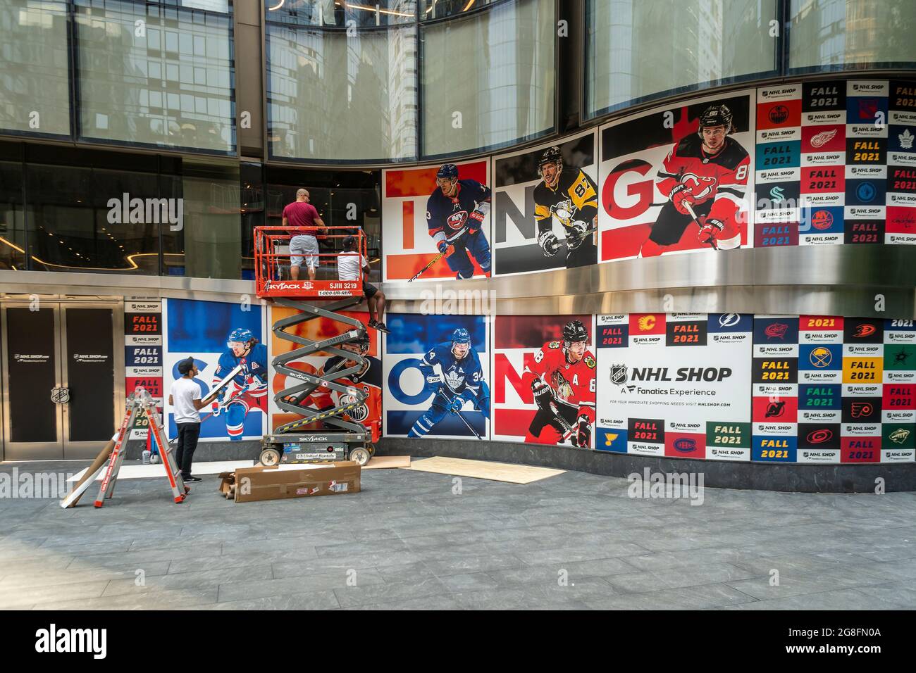 NHL, Fanatics open new flagship Manhattan store