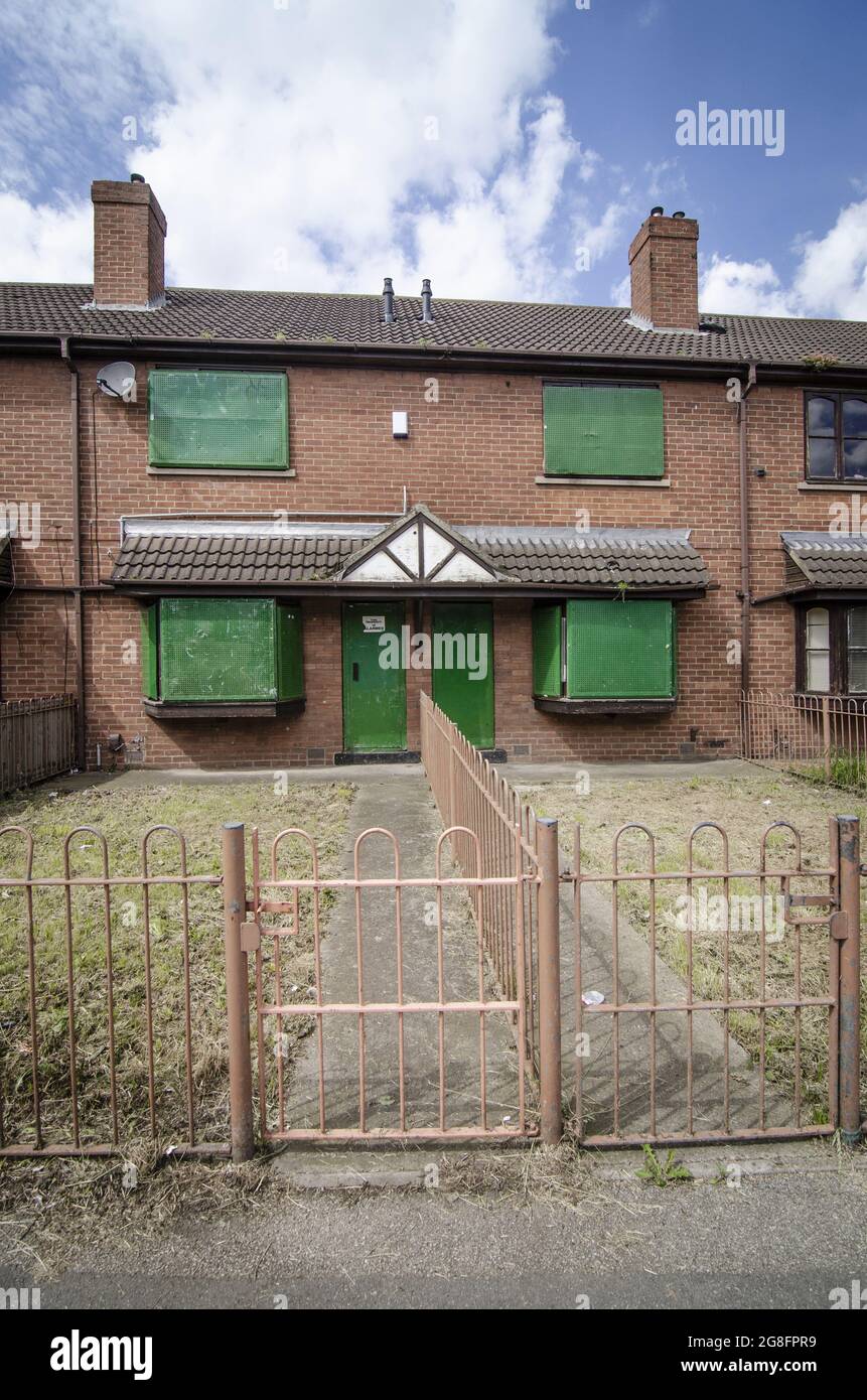 Boarded-up Terrace Houses Awaiting Refurbishment Stock Photo - Alamy