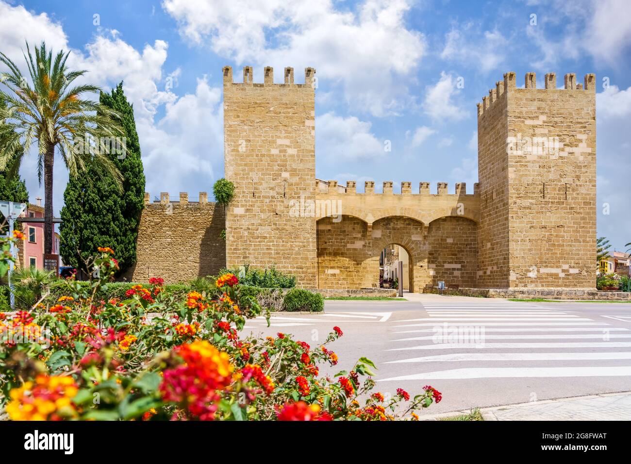 Street view in alcudia hi-res stock photography and images - Alamy