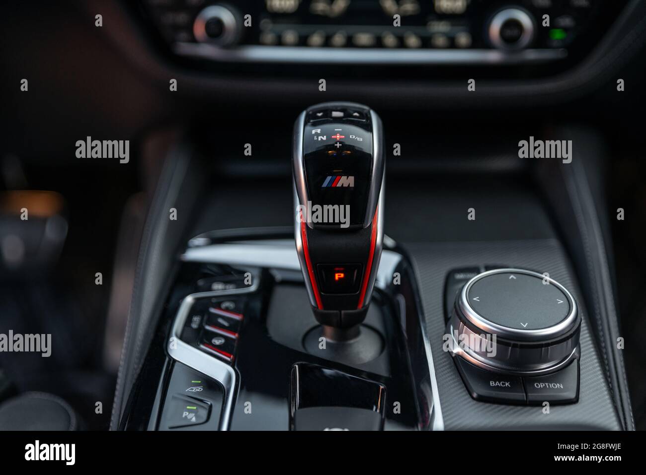 droogte Ontwaken abces Ukraine, Odessa - July 8, 2021: BMW M5 Competition Pack With Aluminum  inserts. Automatic Gear Stick close up. Handle of automatic transmission  shift s Stock Photo - Alamy