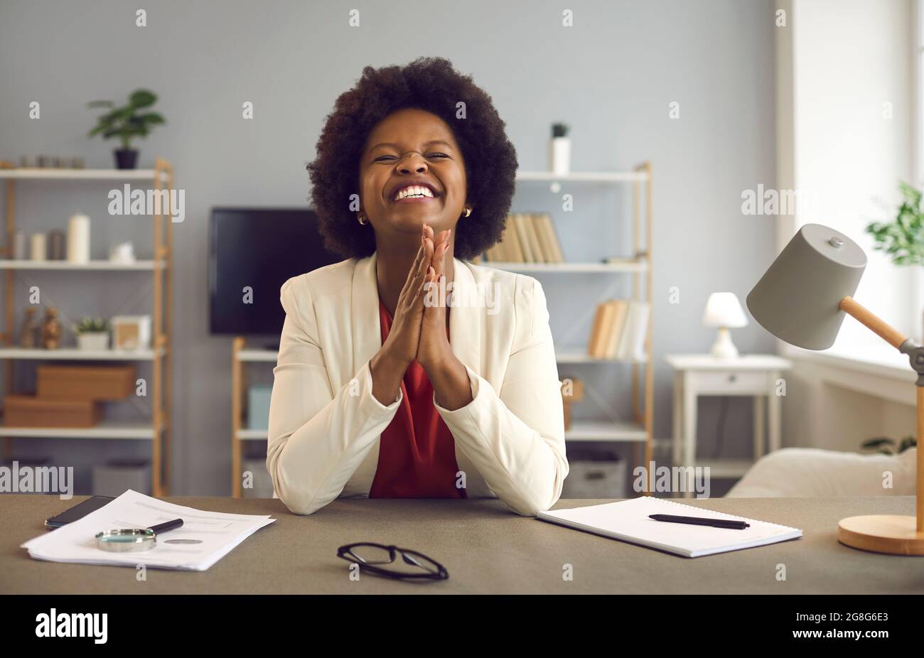 Black business woman hi-res stock photography and images - Alamy