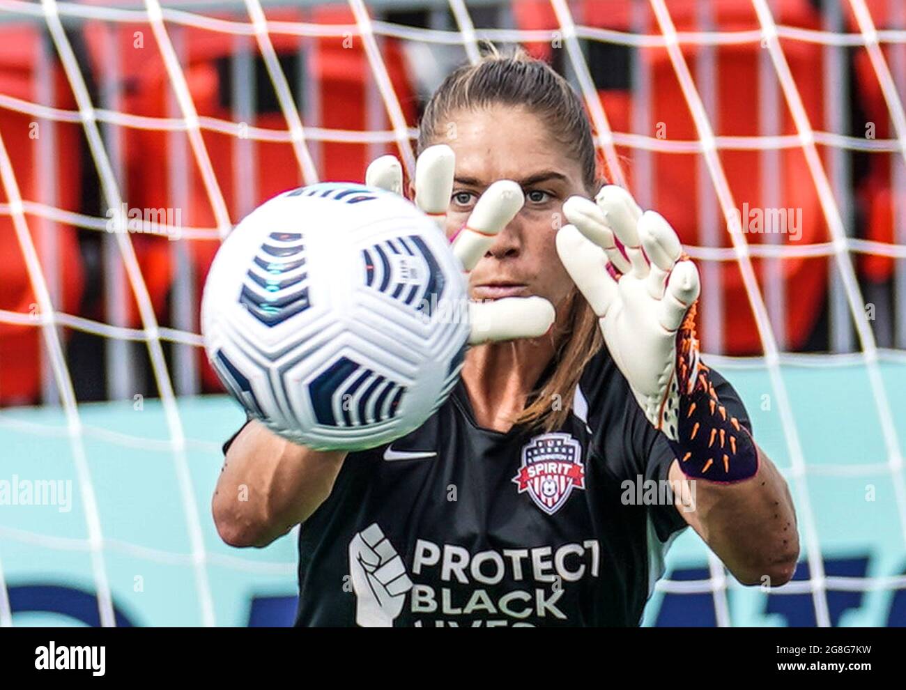 Washington Spirit goalkeeper Aubrey Bledsoe (1) keeps her eyes on the ball Stock Photo