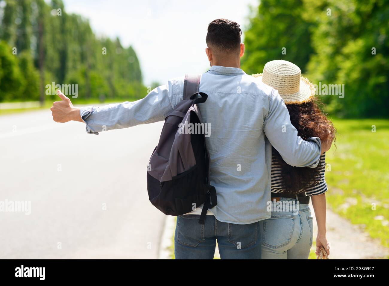 Back view of two friends hiking hi-res stock photography and images - Alamy