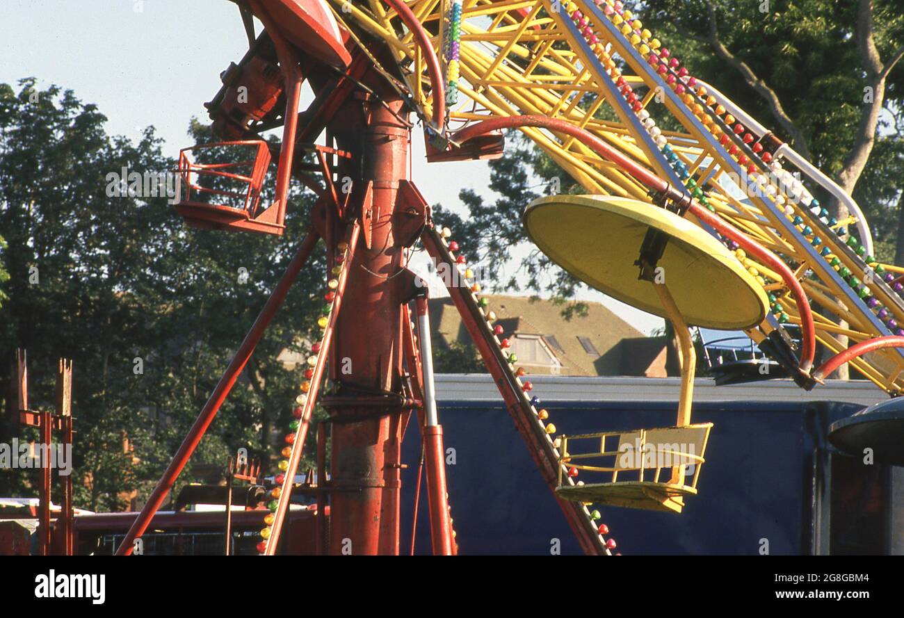 1990, view of the central mechanism that a chaired fairground ride ...