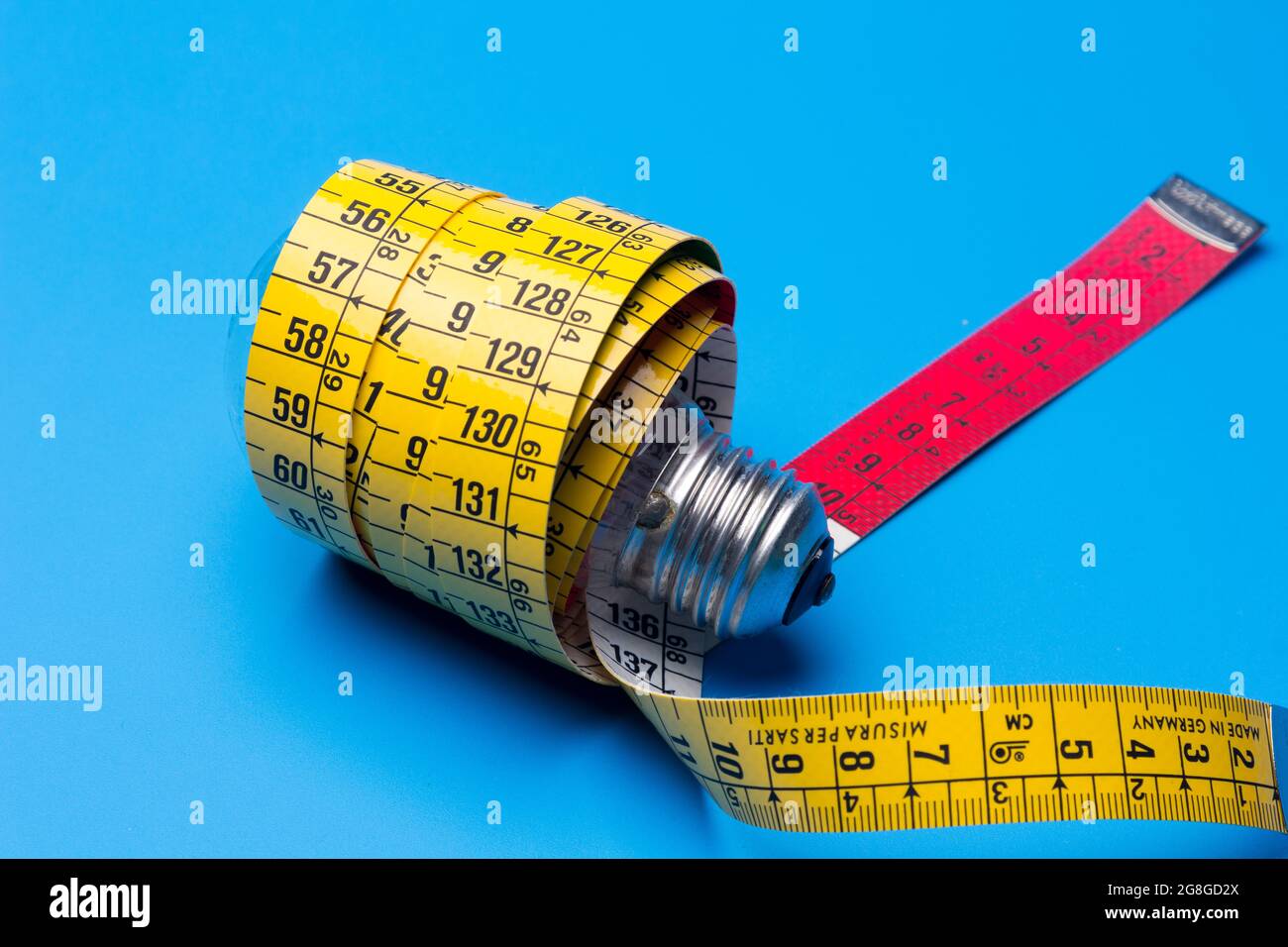 Tailor's and dressmaker's tape measure, flexible, yellow, for measuring