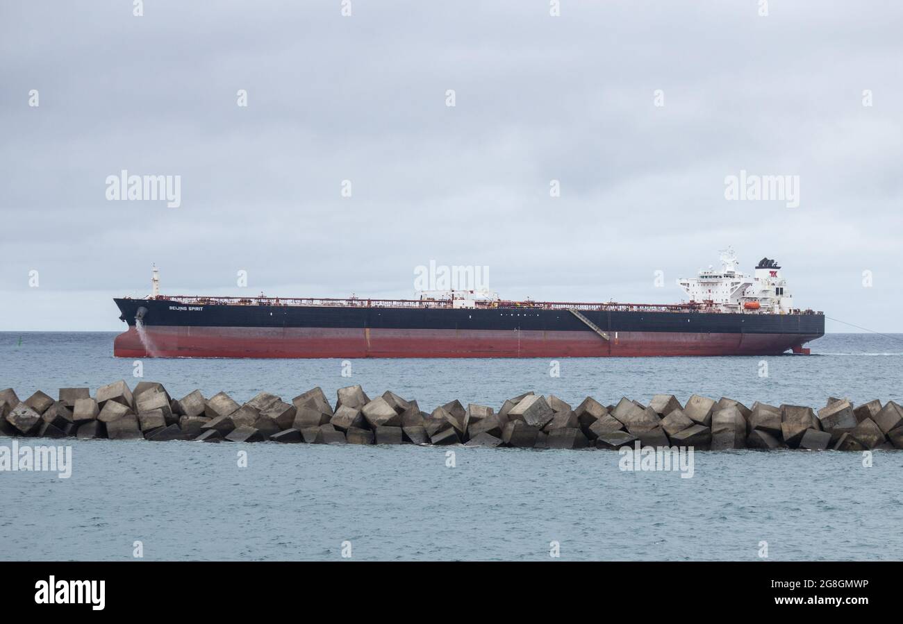 Large oil tanker Stock Photo Alamy