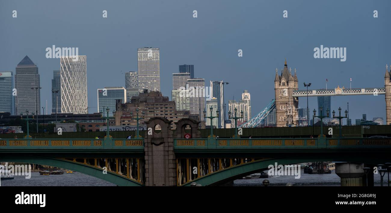 London heavy rain showers hires stock photography and images Alamy